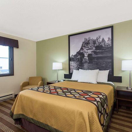 Super 8 By Wyndham Eau Claire I-94 Motel Екстериор снимка