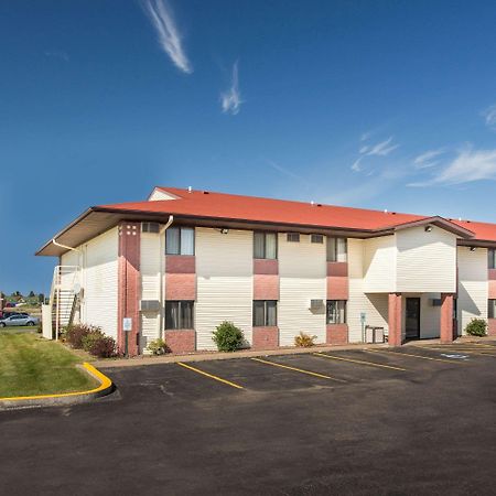 Super 8 By Wyndham Eau Claire I-94 Motel Екстериор снимка