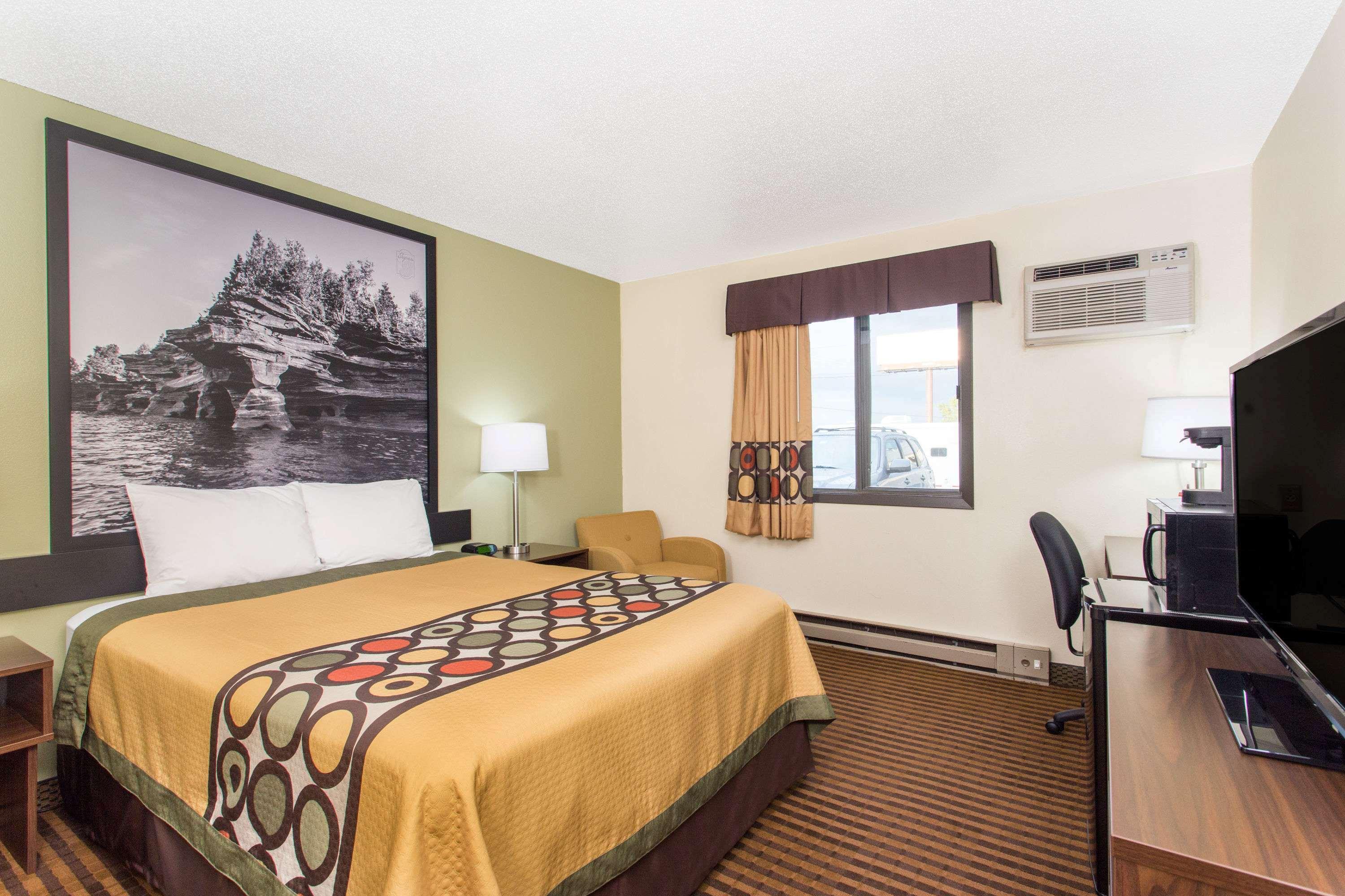 Super 8 By Wyndham Eau Claire I-94 Motel Екстериор снимка